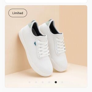 Women’s Weekend White Sneakers | Vessi | size 8